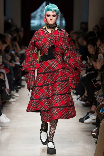 Look 11